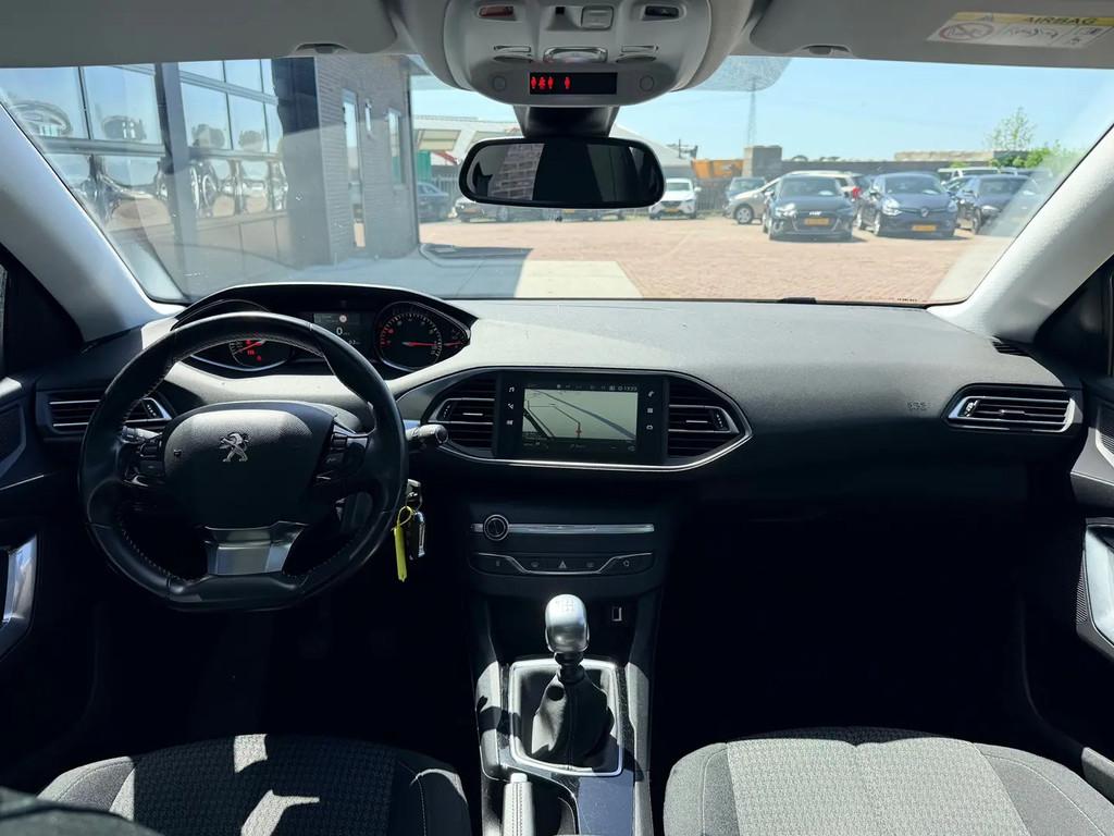 Peugeot 308 SW 1.2 PureTech Blue Lease Executiv € 10.975,0, Stof, Gebruikt, 1199 cc, Blauw