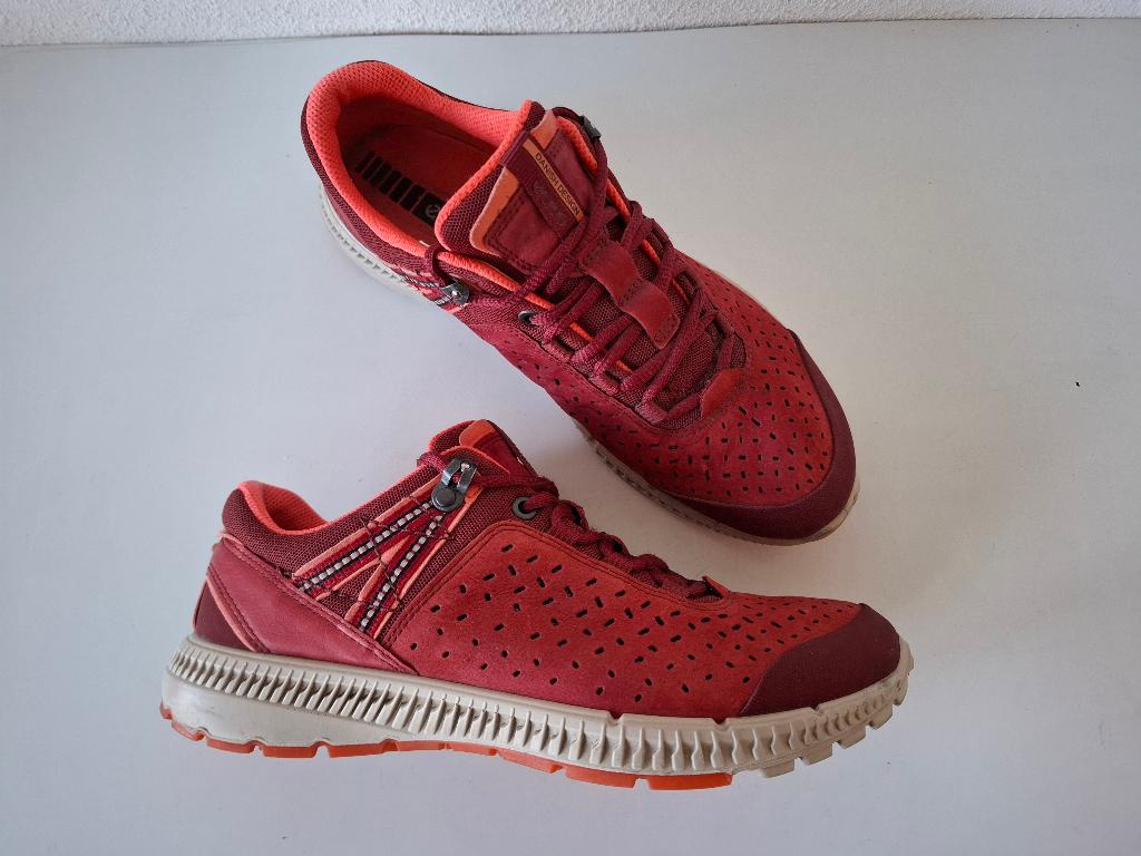 Ecco MAAT 39 mooie rode suede wandel schoenen sneakers ZGAN, Kleding | Dames, Schoenen, Ecco, Verzenden, Wandelschoenen, Zo goed als nieuw