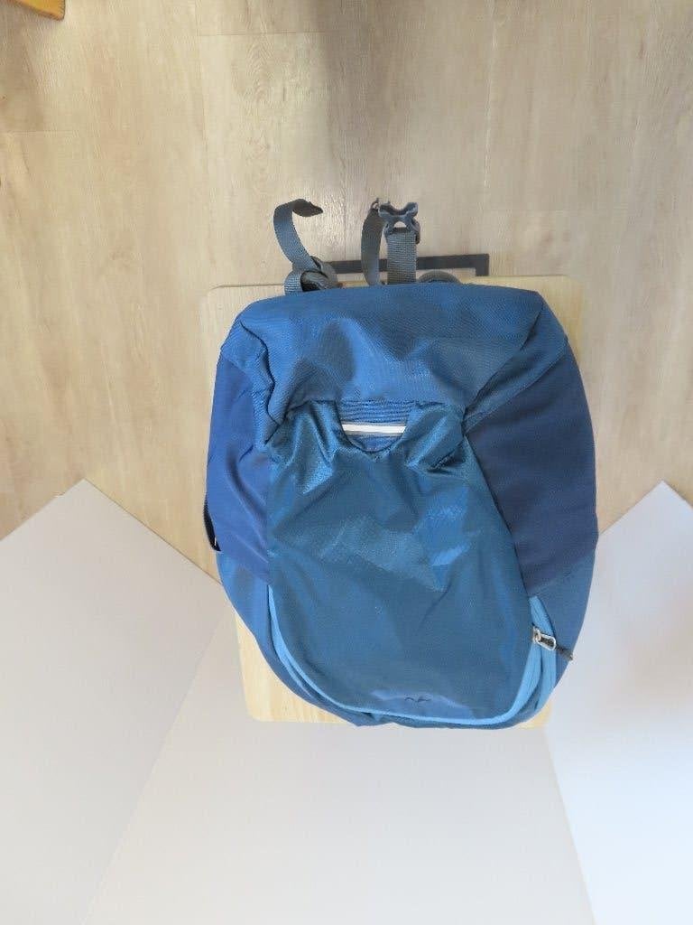 Rugzak Blanes €.20,00 Kleur: Blauw Afmetingen: 25 x 16 x 46, Ophalen of Verzenden, Nieuw, Overige merken