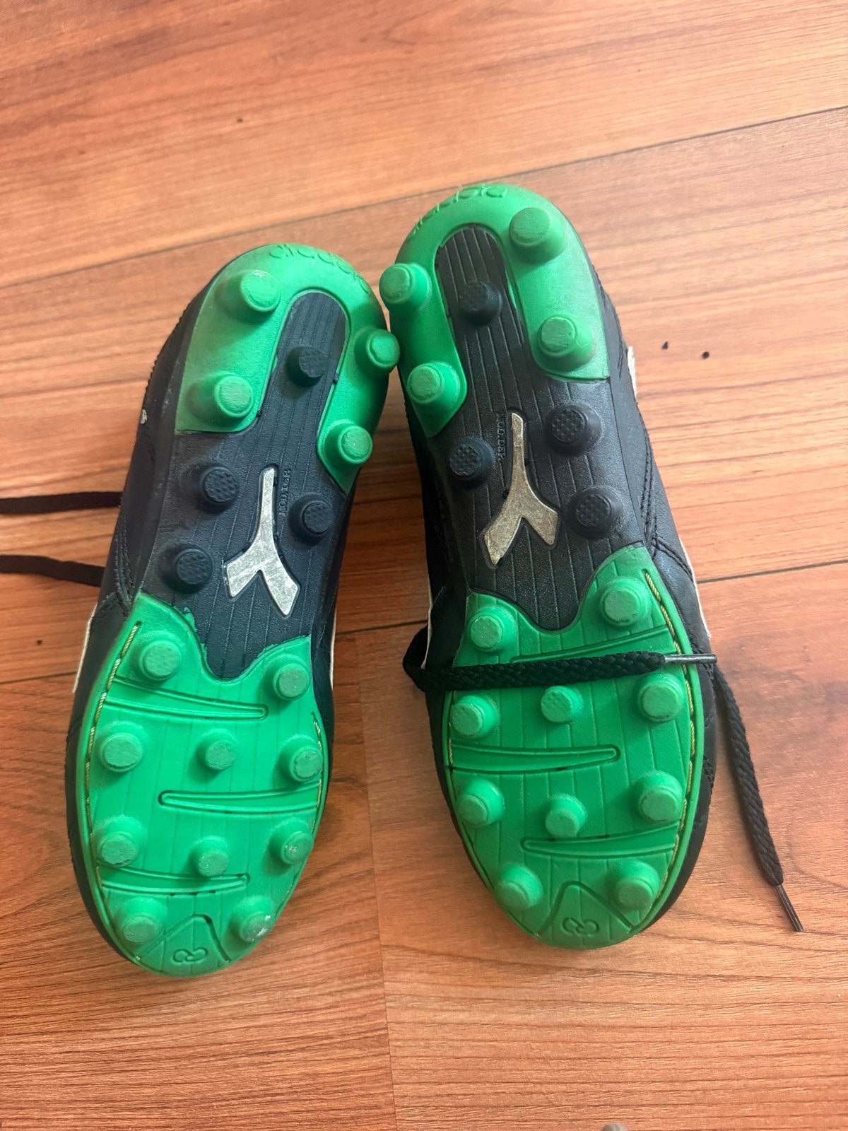 Diadora Voetbalschoenen Maat 38 - Uitstekende Staat, Ophalen of Verzenden, Zo goed als nieuw, Schoenen