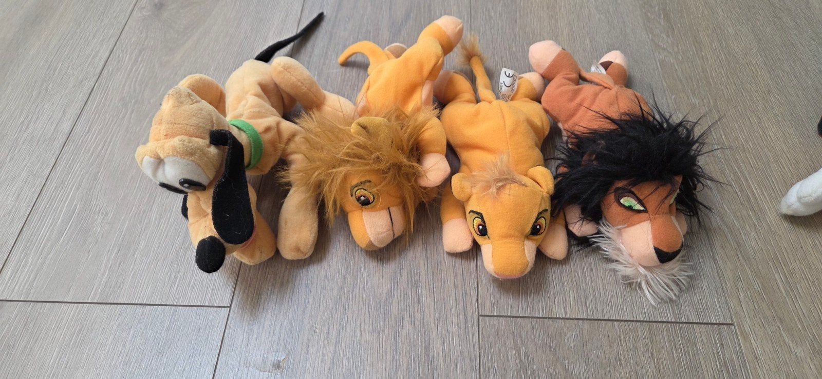 Disney Knuffels: Goofy, Teigetje, Simba, Scar, Pluto, Consumer.relations@disney.com, Disney, Overige typen, Ophalen of Verzenden