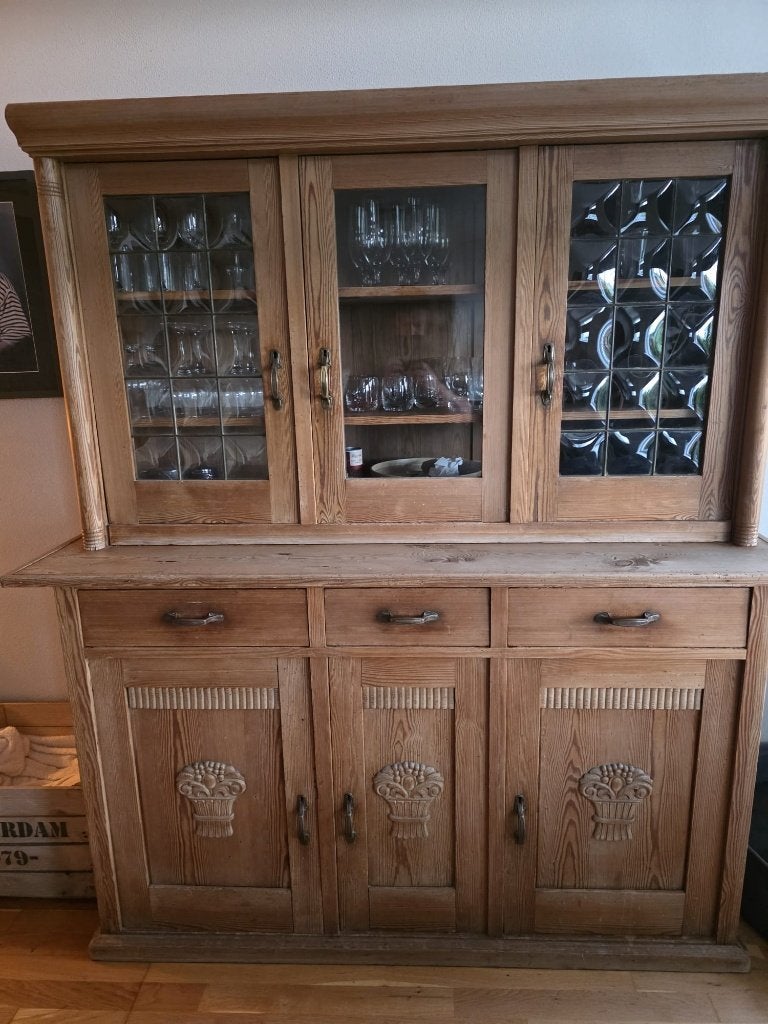 Antieke kast, Ophalen