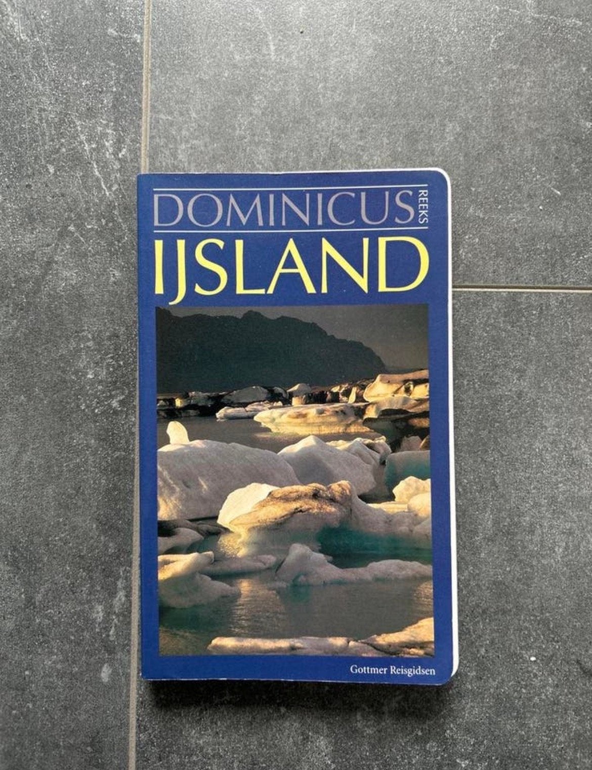Dominicus Reisgids IJsland - Ontdek het avontuur!, Europa, Ophalen of Verzenden, Reisgids of -boek, Gelezen