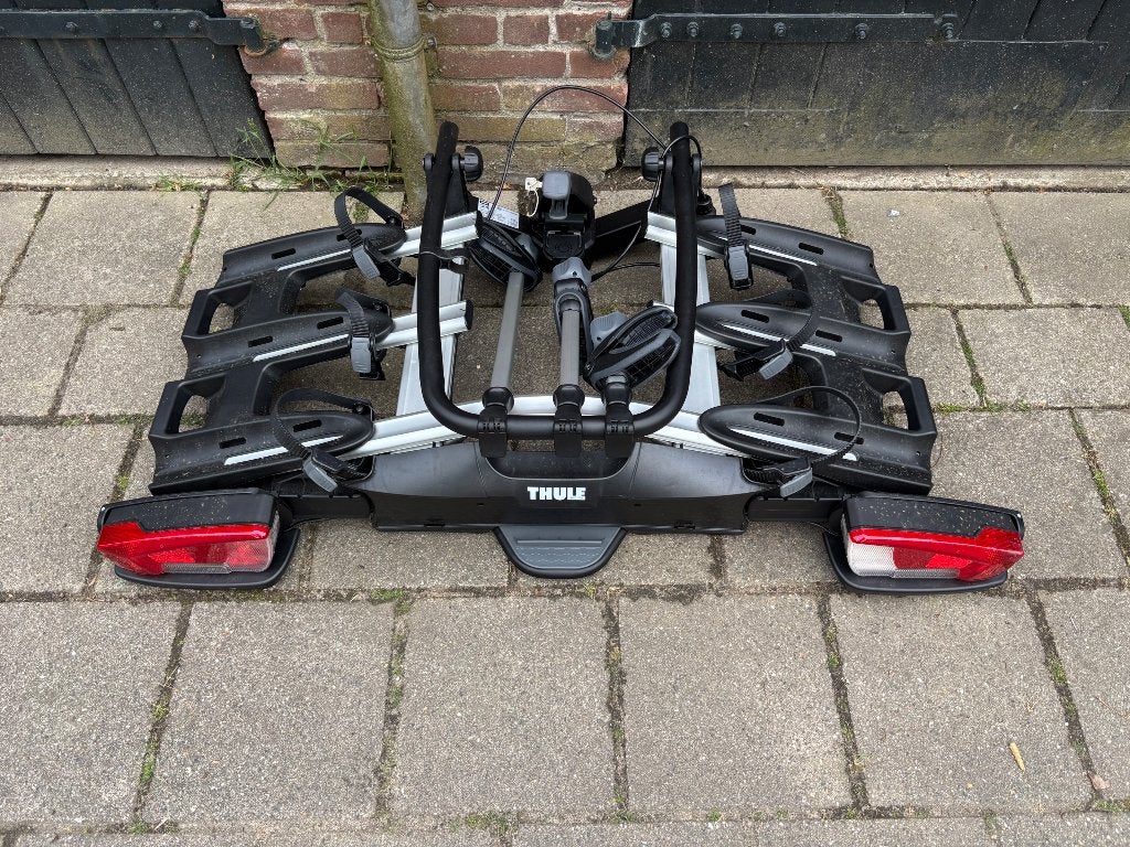 Te huur: Thule velocompact 926 voor 3 fietsen, Auto diversen, Fietsendragers, Ophalen, 3 fietsen of meer, Elektrische fiets, Zo goed als nieuw
