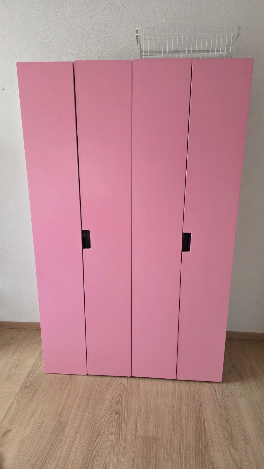 Hoge Stuva kinderkledingkast met inrichting en lange deuren, Gebruikt, Minder dan 75 cm, 50 tot 70 cm, 105 cm of meer