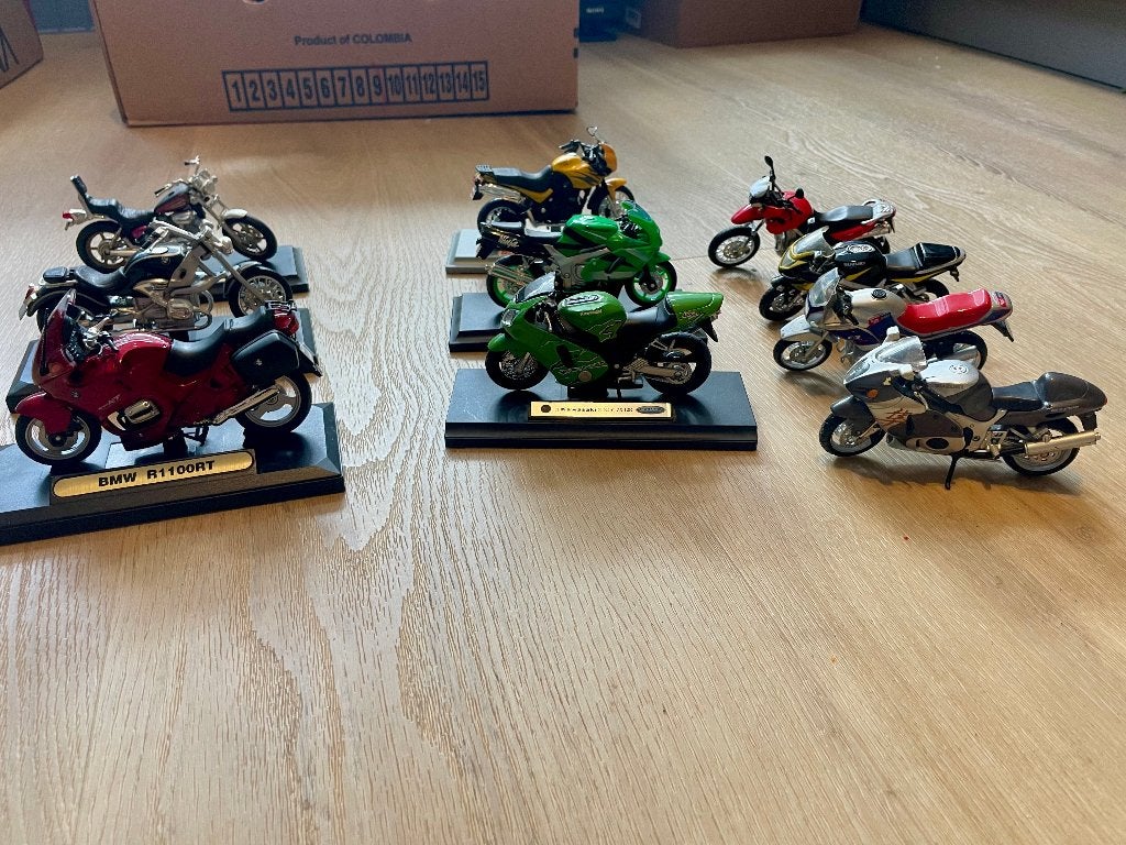 Partij van 10 Maisto 1:18 motorfiets modellen, Ophalen of Verzenden, Gebruikt, Motor, Maisto