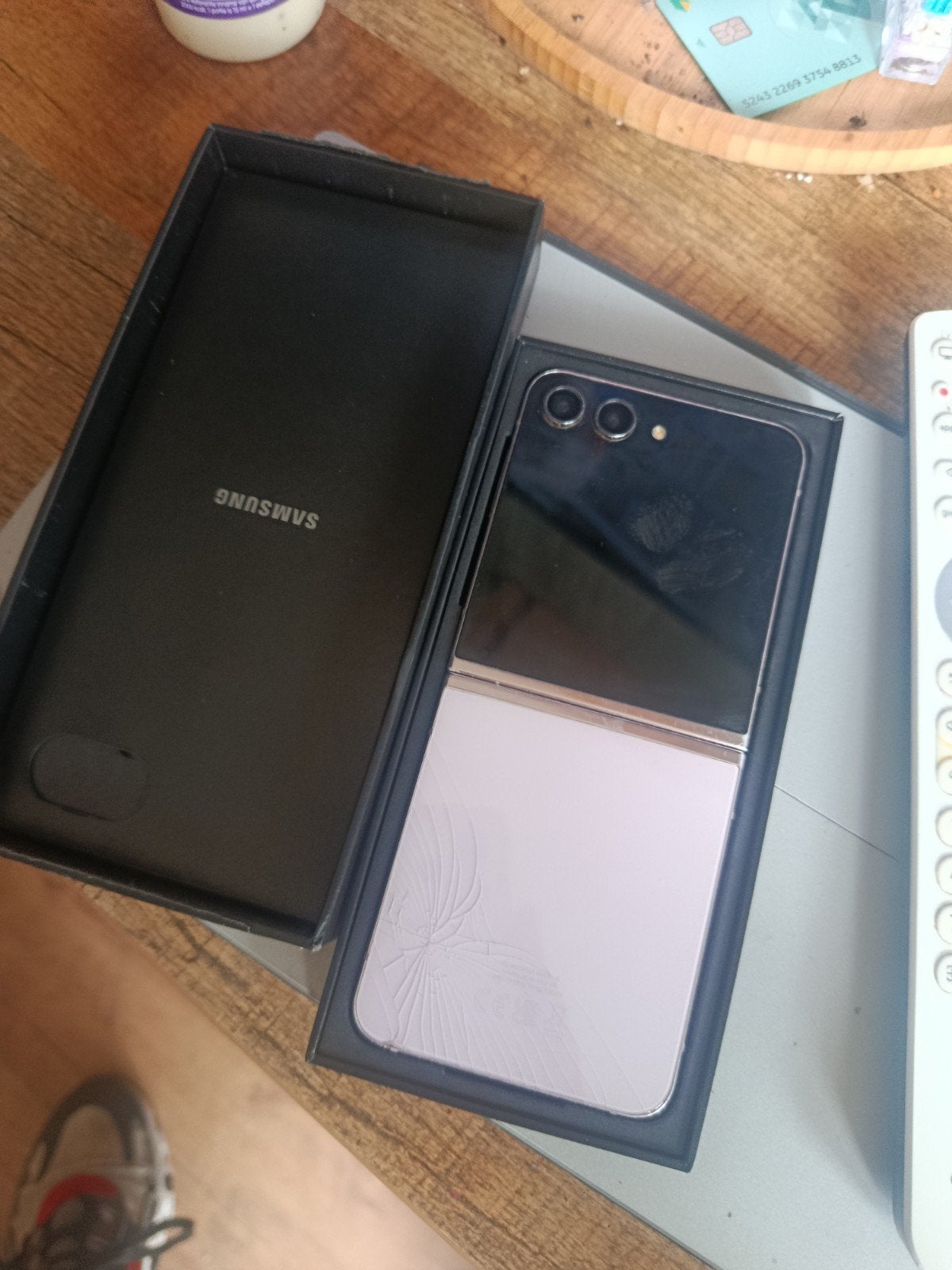 Samsung Galaxy Z Flip5 met defect scherm (voor onderdelen), Touchscreen, Ophalen of Verzenden, Niet werkend, Android OS