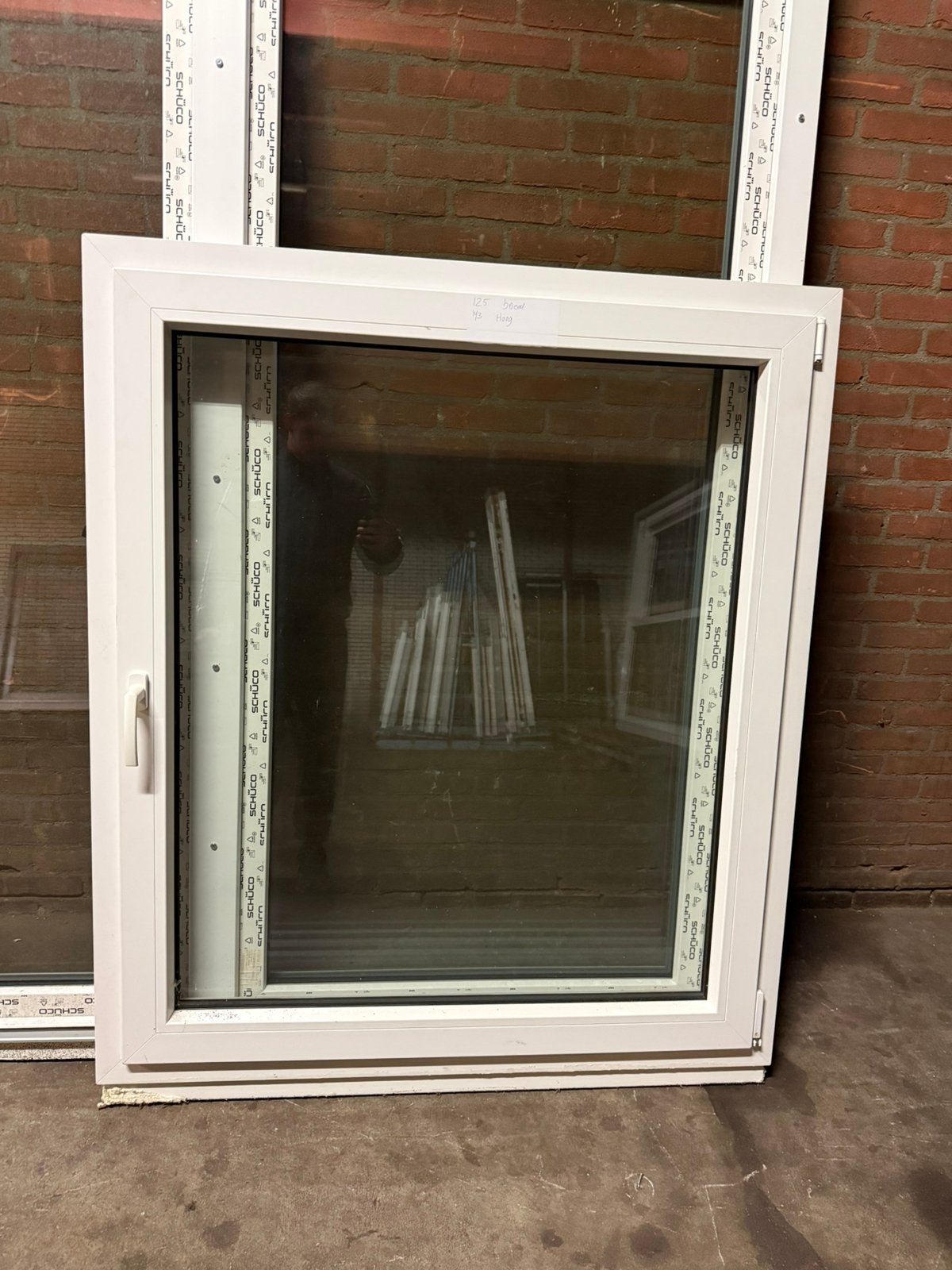 Draaikiep raam | wit | nieuw | 125 cm b x 143 h, 75 tot 150 cm, Kunststof, Raamkozijn, Nieuw