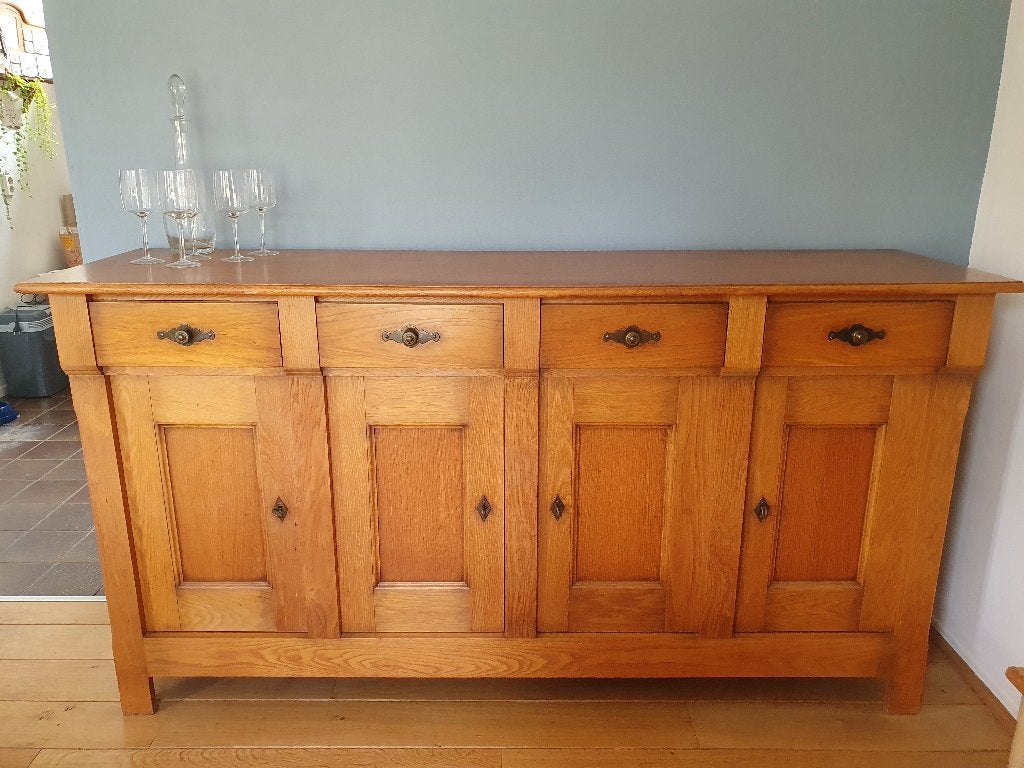 Eikenhouten dressoir met lades en deuren