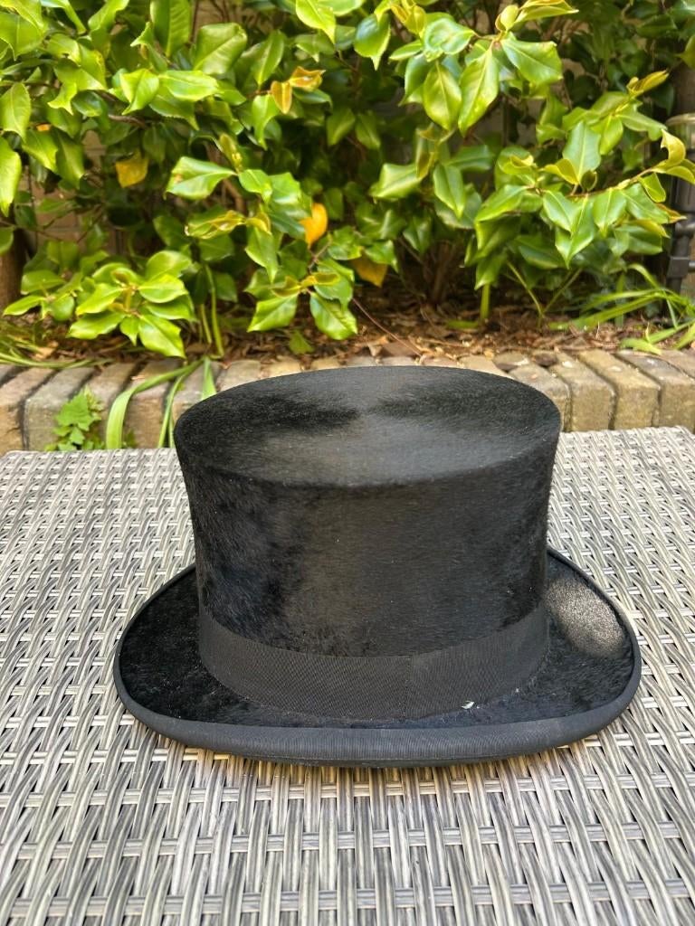 Klassieke zwarte hoge hoed, Ophalen, Zo goed als nieuw, 57 cm (M, 7⅛ inch) of minder, Hoed