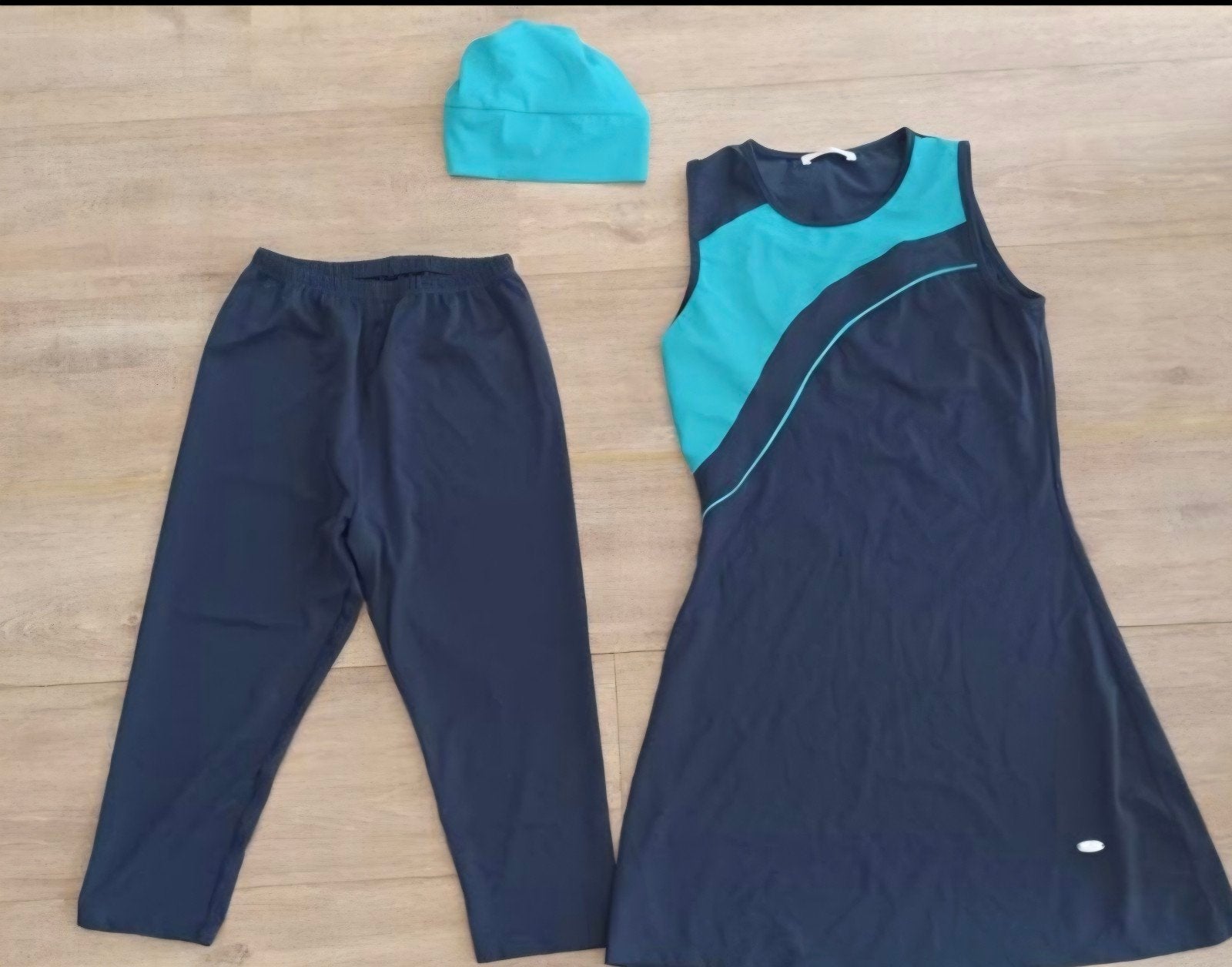 Adasea Burkini Maat S - Donkerblauw met turquoise accenten, Kleding | Dames, Badmode en Zwemkleding, Ophalen, Overige typen, Blauw