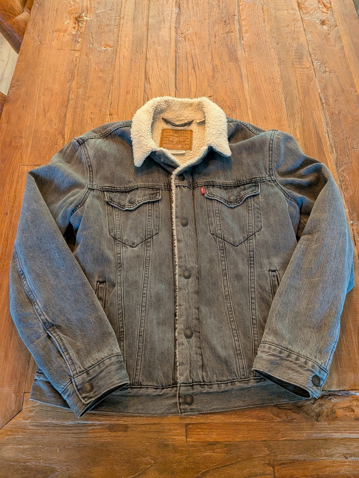 Grijze Levi's Strauss & Co spijkerjas - Maat M, Maat 48/50 (M), Ophalen of Verzenden, Zo goed als nieuw, Levi's Strauss & Co