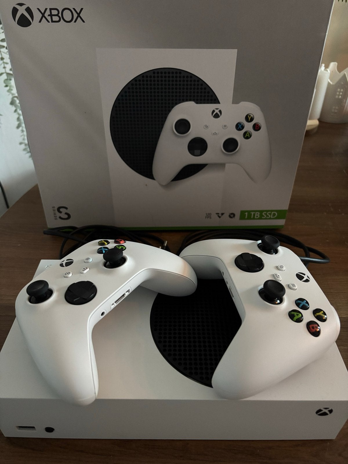 Xbox Series S 1TB met 2 controllers