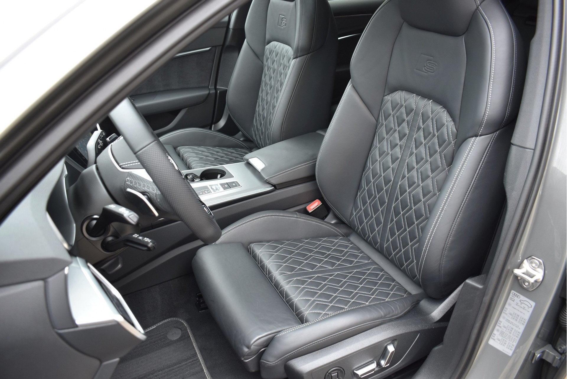 Audi A6 Avant 55 TFSI e Quattro S-Line Competition 367 Pk Rs, Auto's, Automaat, Dealer onderhouden, Gebruikt, Zwart