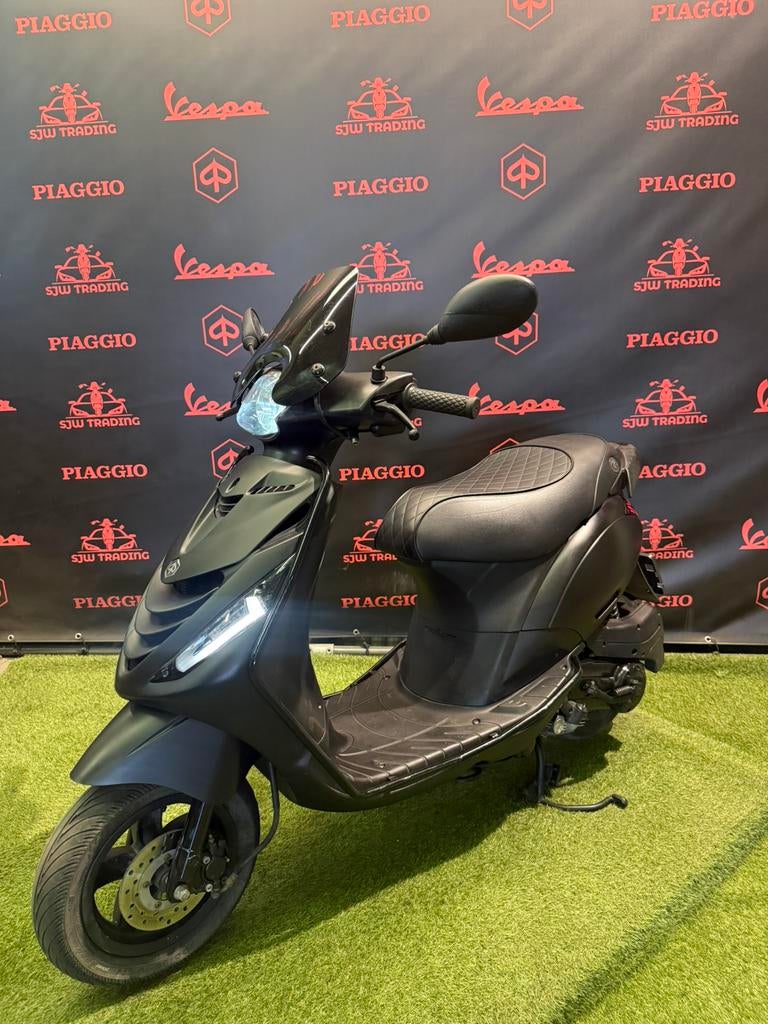 Piaggio Zip 2016 Snor/Brom! Black on Black / Garantie!, Fietsen en Brommers, Scooters | Piaggio, Zip, Ophalen of Verzenden, Benzine