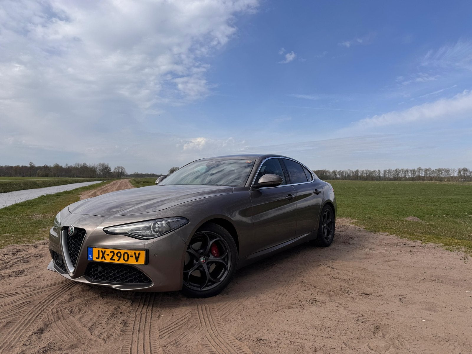 Alfa Romeo Giulia 2.2D 132KW 2016 Grijs, Auto's, 1349 kg, Achterwielaandrijving, 724 kg, 4 cilinders
