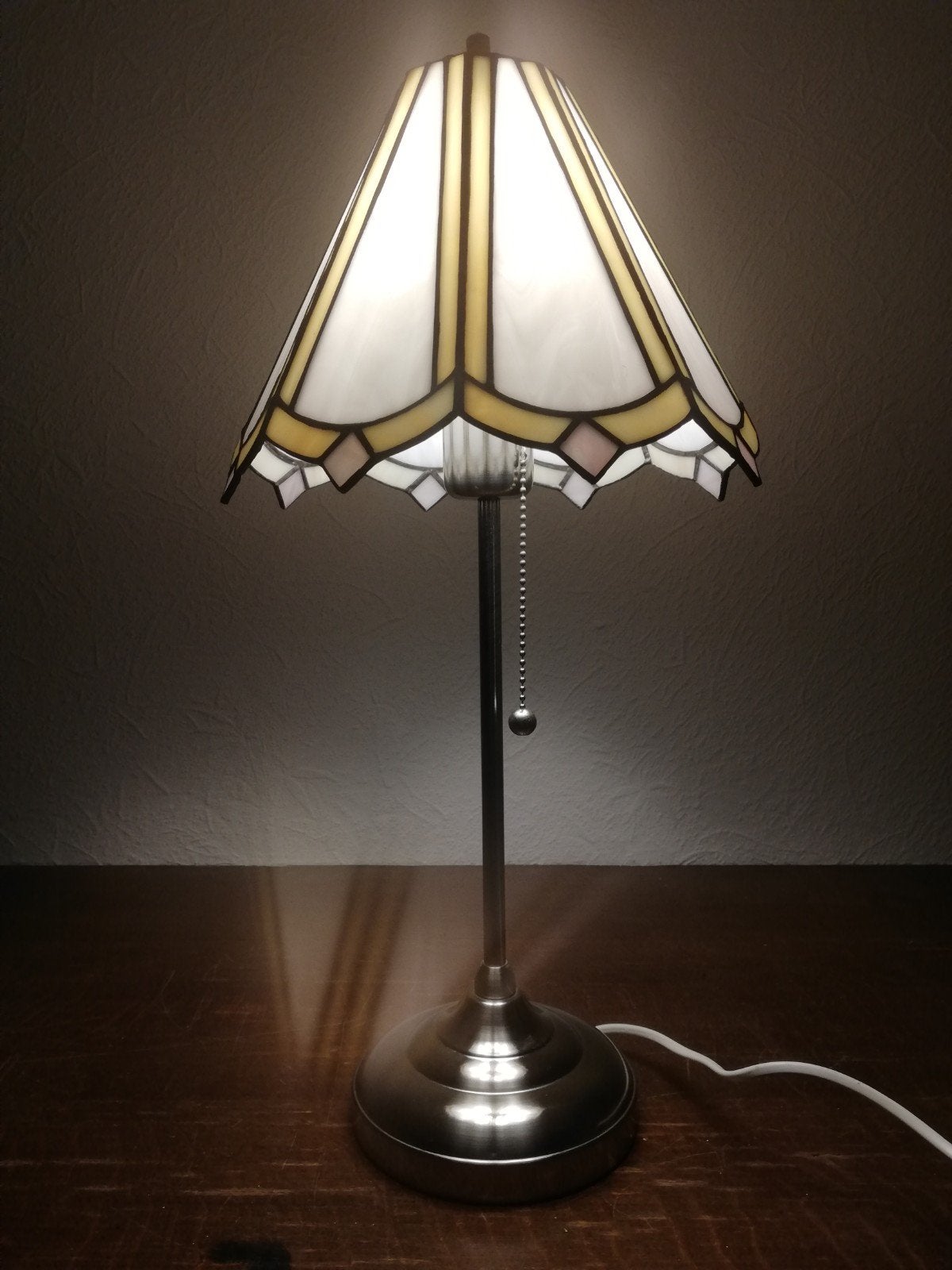 Loodglas tafellamp Tiffany stijl., Huis en Inrichting, Gebruikt, Met schakelaar, 52 cm, Glas