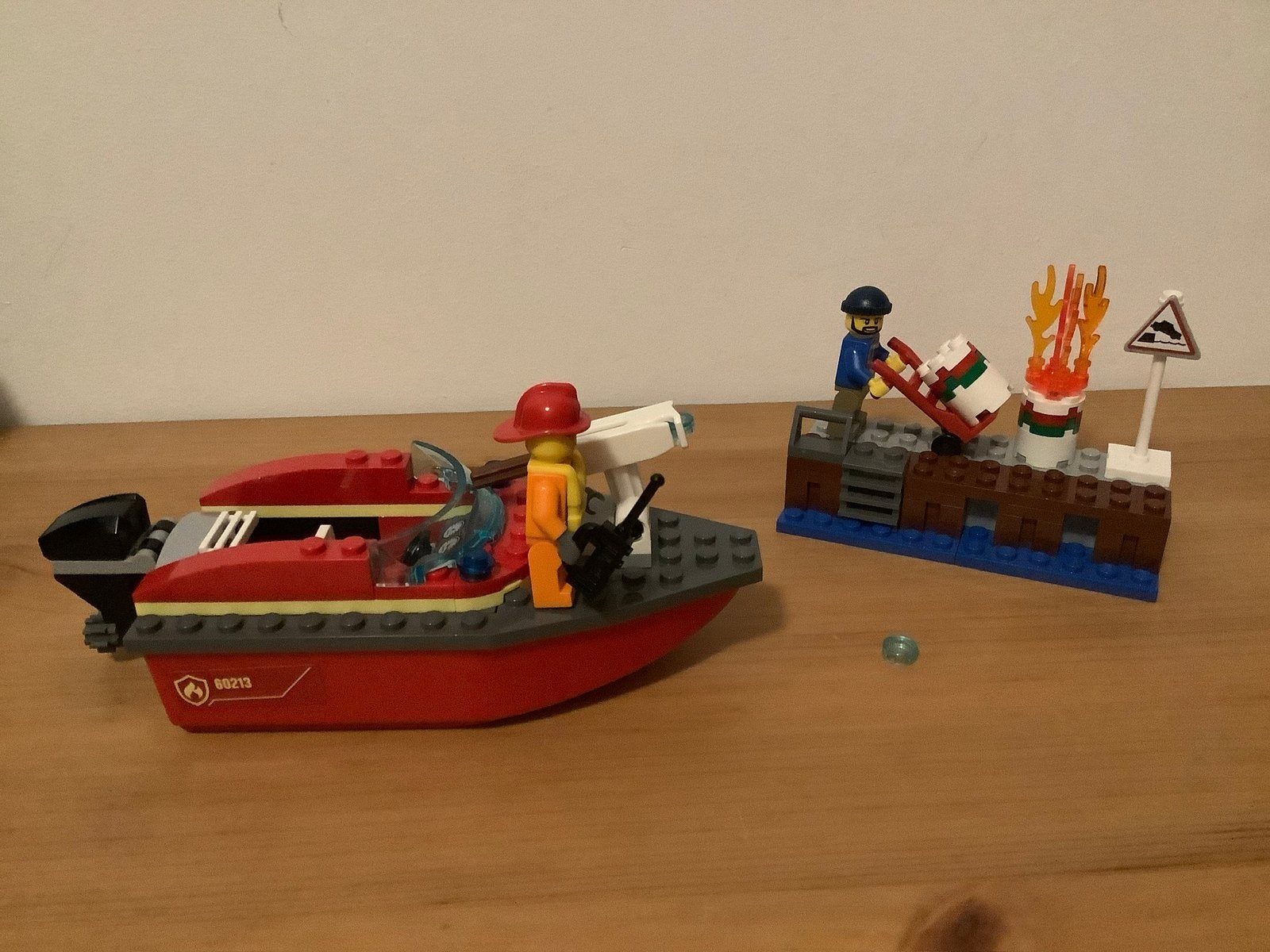 Lego city brandweer boot 60213 brand aan de kade, City, Lego, Ophalen of Verzenden, Zo goed als nieuw
