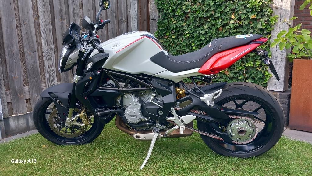 MV Agusta Brutale 800, Motorrijbewijs A, 3 cilinders, Particulier, Meer dan 35 kW