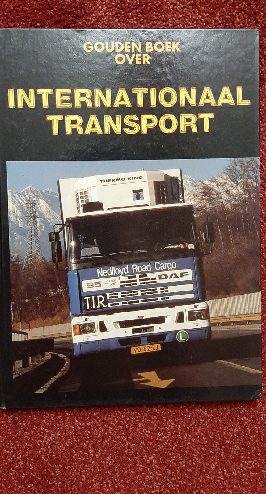 Gouden Boek over Internationaal Transport, Ophalen of Verzenden, Gelezen, Vrachtwagen
