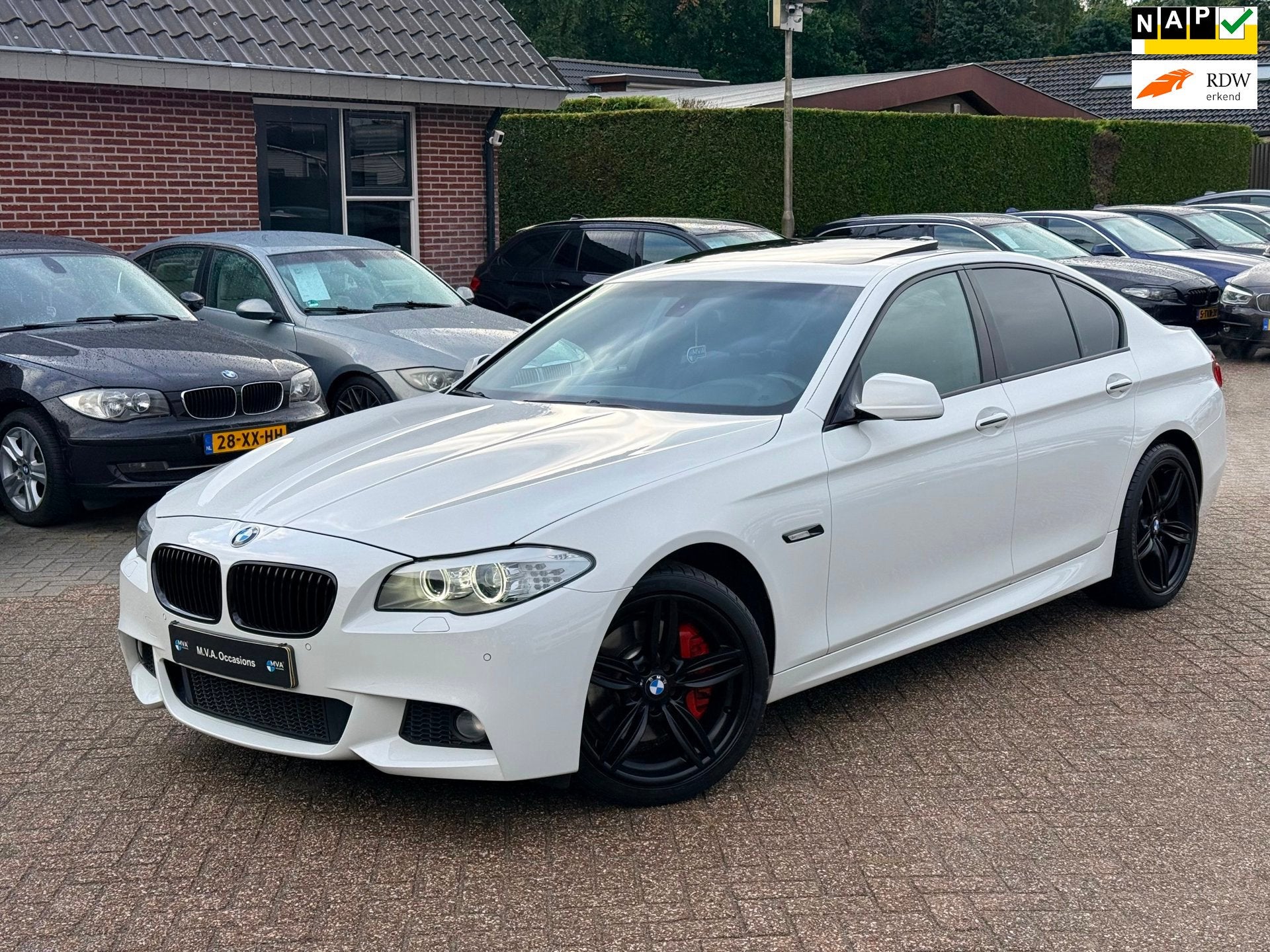 BMW 5-serie 528i High Executive M Sport|Nieuwe Ketting|Trekh, Automaat, Euro 5, Gebruikt, Zwart