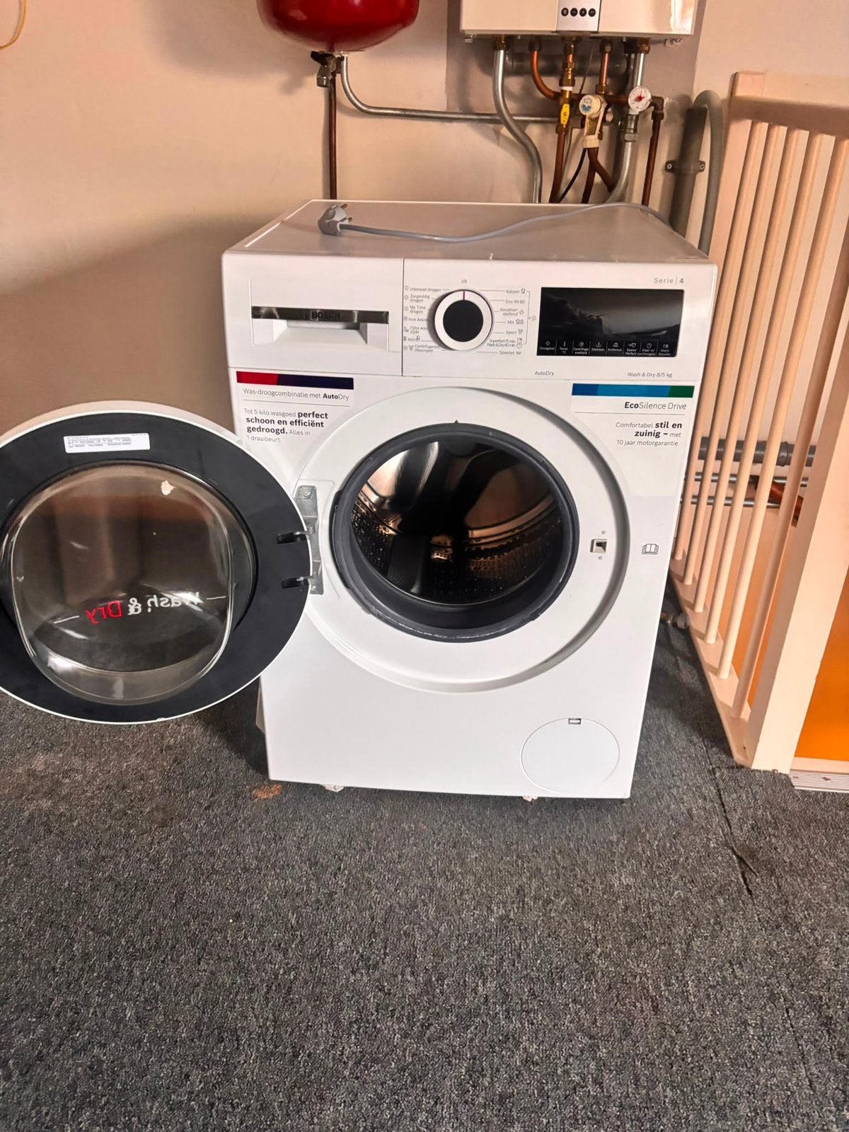 Bosch Wasdroogcombinatie serie 4, Ophalen, Zo goed als nieuw, 1200 tot 1600 toeren