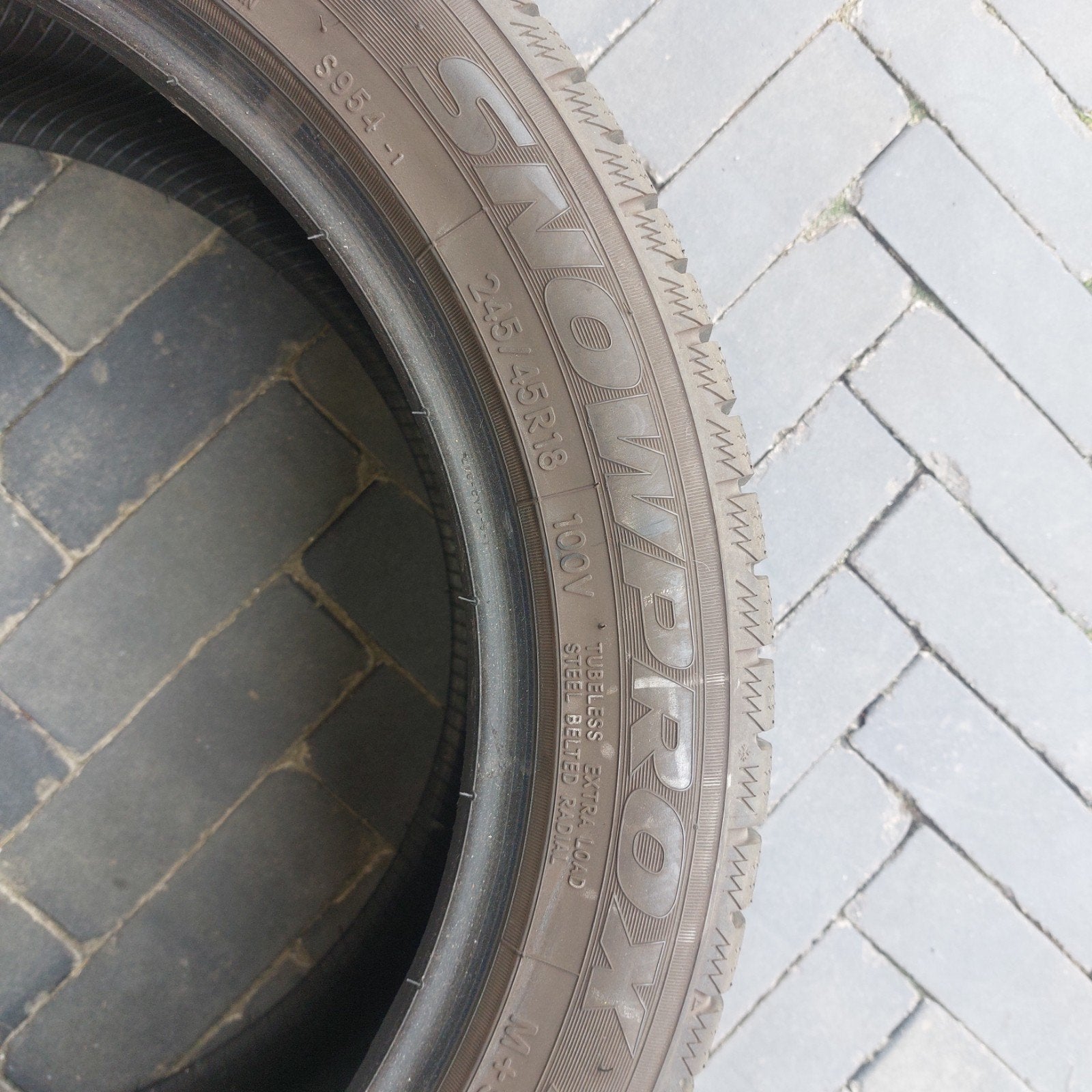 Winterbanden 245/45R18 - Bridgestone Blizzak en Toyo, Ophalen of Verzenden, Gebruikt
