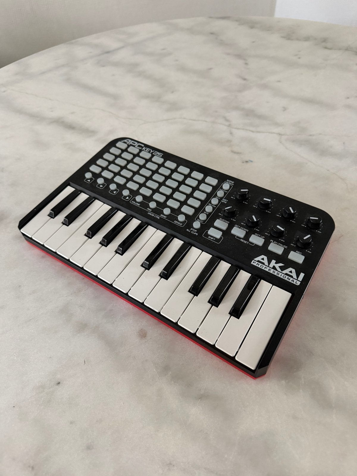 Akai APC Key 25 MIDI-controller met 25 toetsen, Muziek en Instrumenten, Overige merken, Zo goed als nieuw, Aanslaggevoelig, Overige aantallen