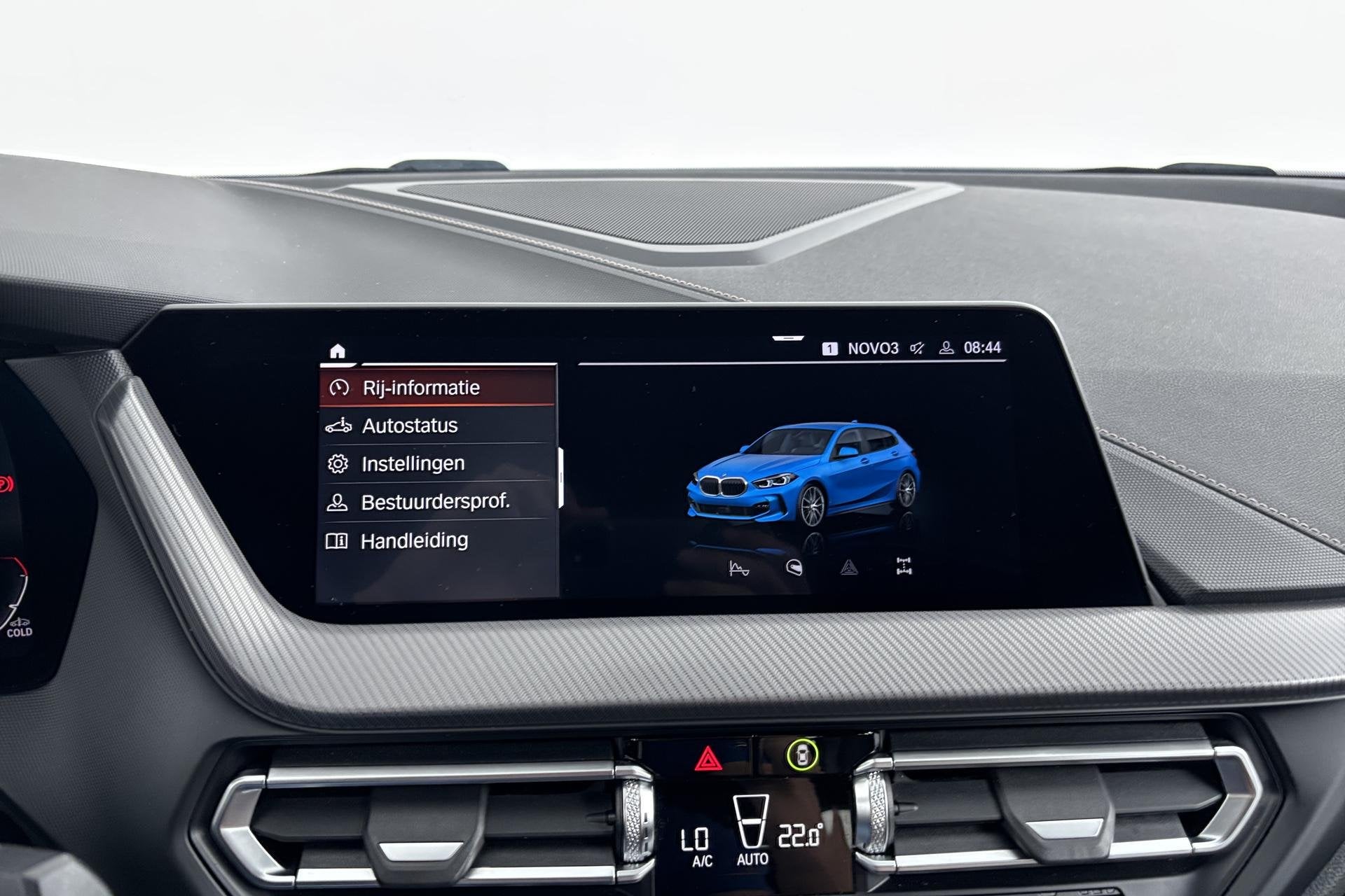 Foto 4 van BMW 1-serie 120i Business Edition Plus Sportief karakter met