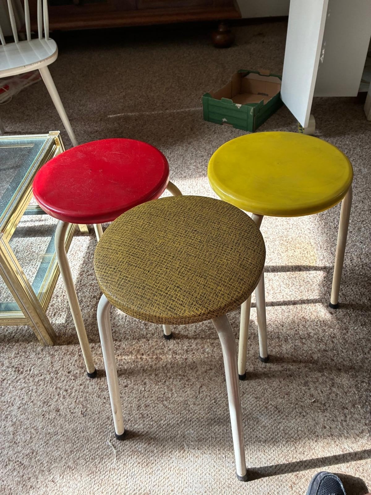 Set van 3 vintage krukjes in vrolijke kleuren, Ophalen, Gebruikt, Staal