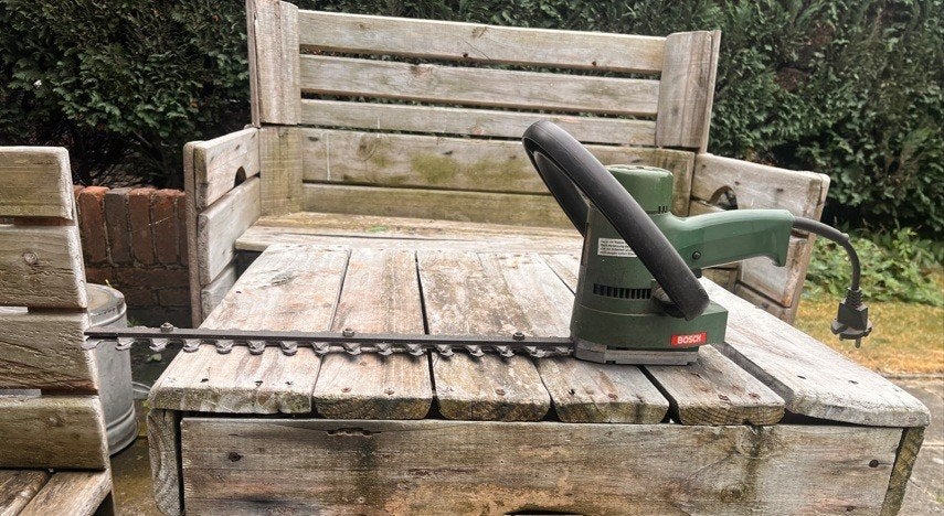 BOSCH heggenschaar elektrisch 40cm zaagblad € 25,-, Tuin en Terras, Ophalen, Gebruikt, ., .