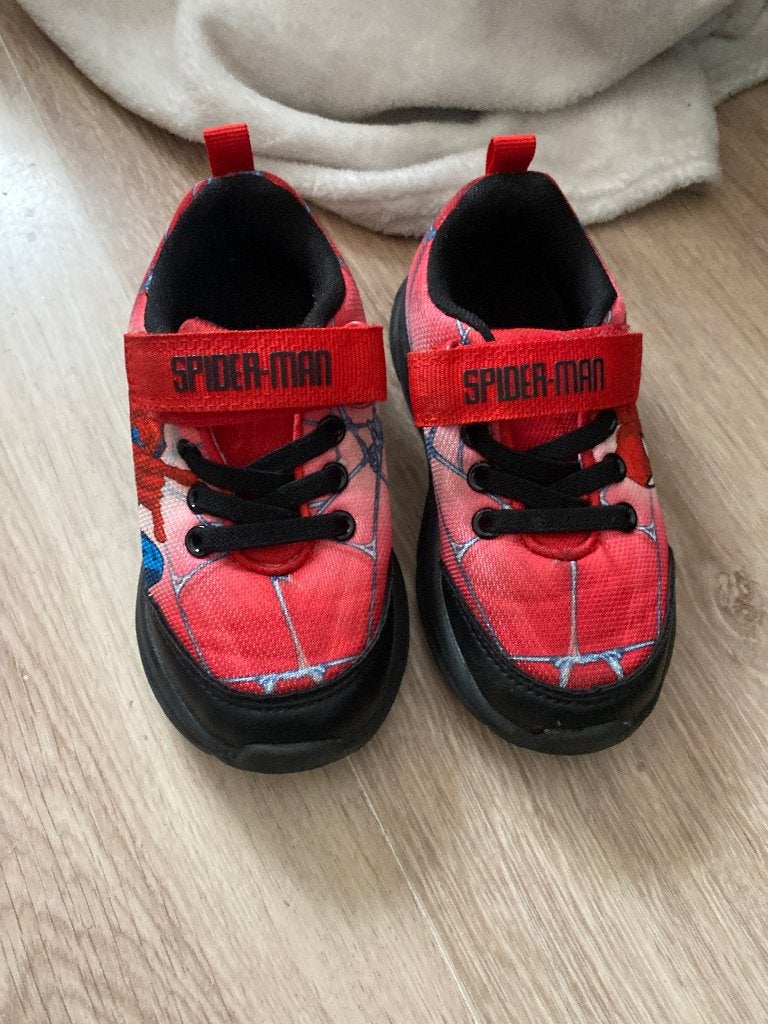 Spider-Man schoenen maat 25, Schoenen, Ophalen of Verzenden, Zo goed als nieuw, Jongen