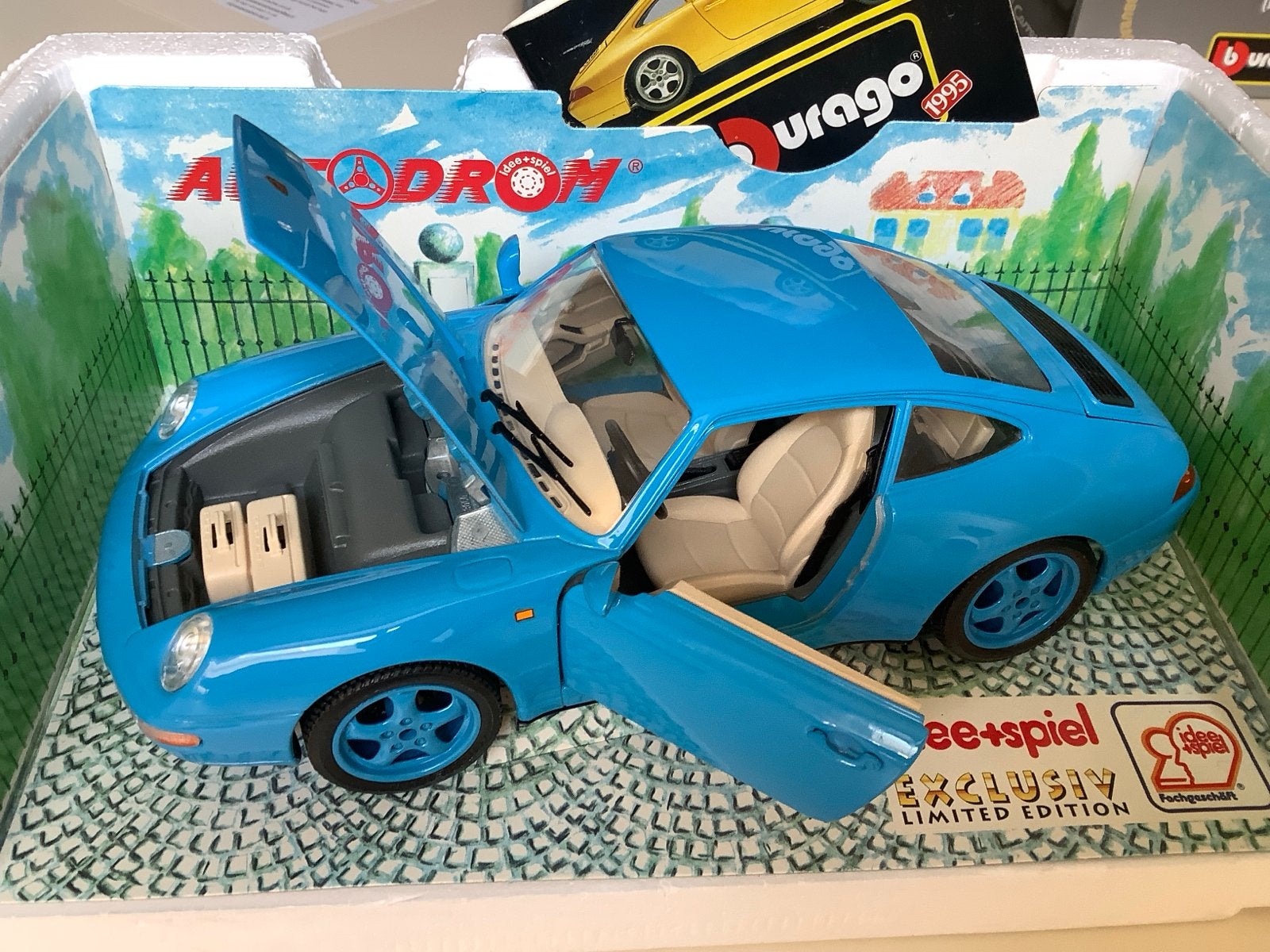 Burago Porsche 911 (993) 1995 Blauw - Nieuw in OVP, Ophalen of Verzenden, Nieuw, Auto, Bburago