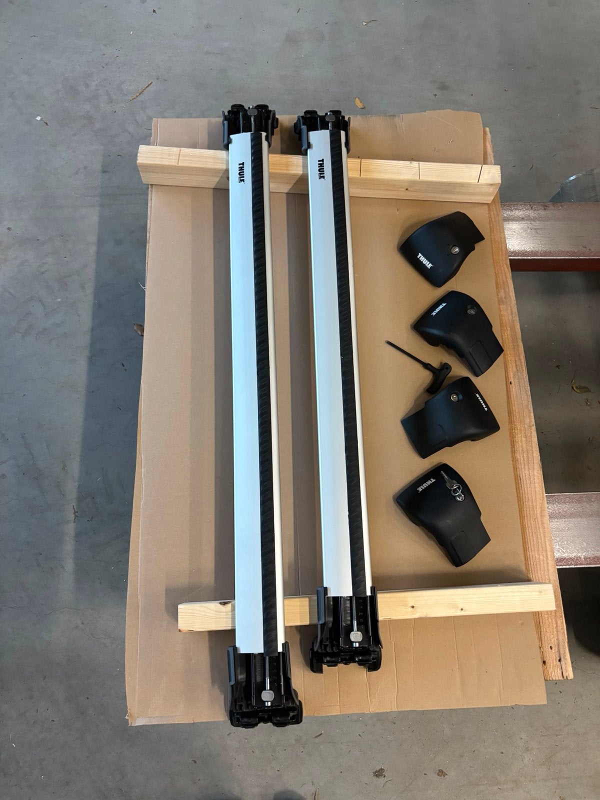 Thule Dakdragers - Complete set op BMW 5 serie F10 F11, Auto diversen, Dakdragers, Ophalen, Gebruikt
