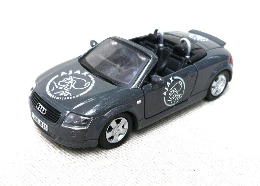 Maisto Audi TT Roadster MK1 voetbalclub Ajax.1/36, Ophalen of Verzenden, Gebruikt, Auto, Overige merken