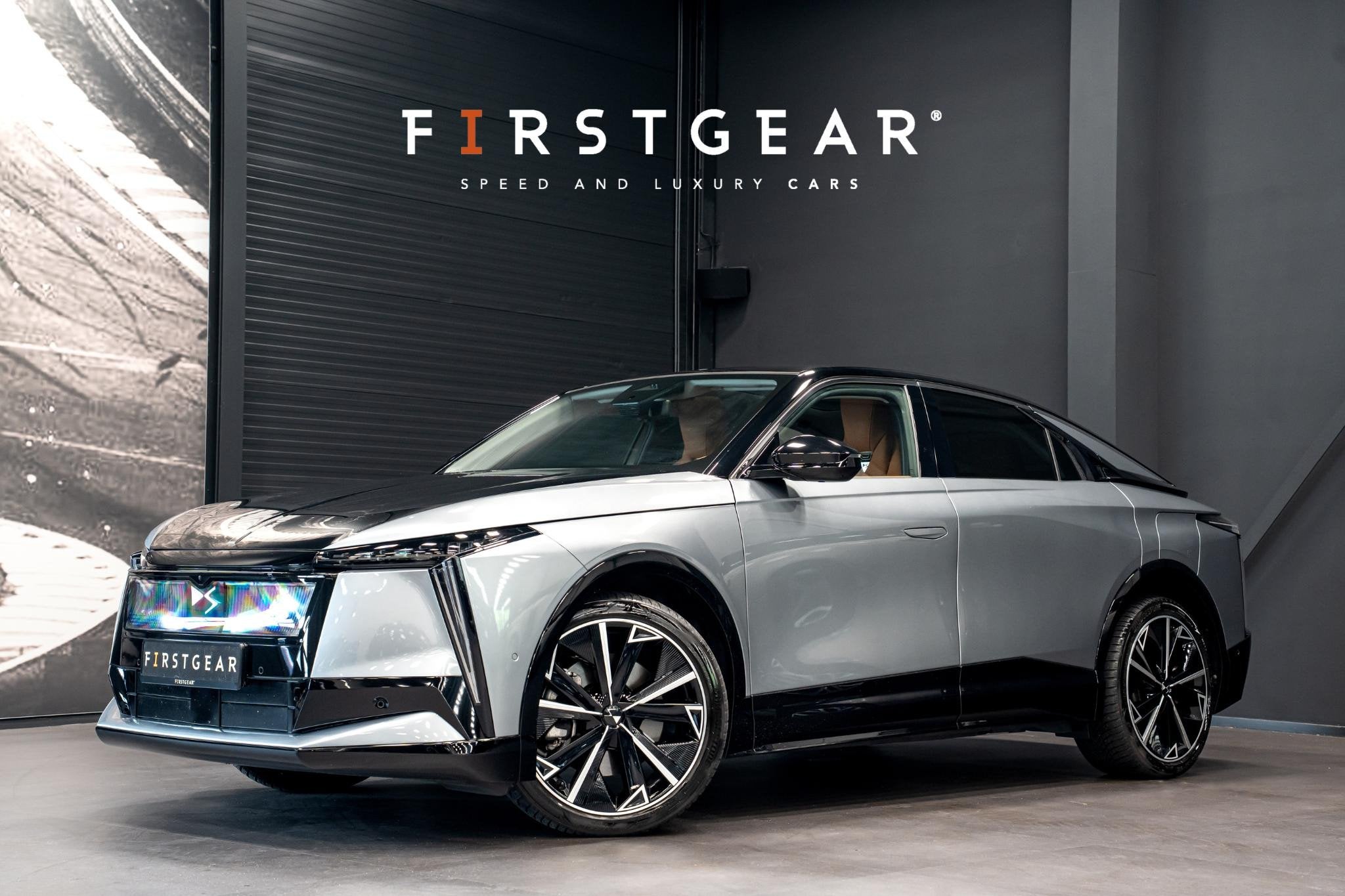 DS No 8 AWD Long Range Étoile Absolute Comfort Tech 97 kWh, Auto's, Gebruikt, Leder, Vierwielaandrijving, 349 pk