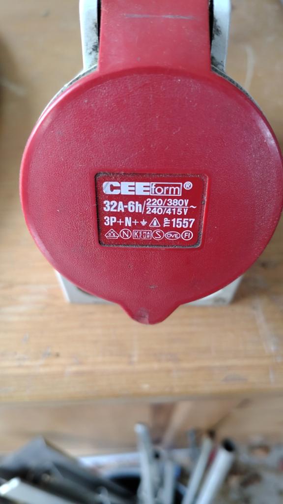 CEEform 32A 3P+N+A 220/380V Stekker, Doe-het-zelf en Verbouw, Elektra en Kabels, Ophalen of Verzenden, Gebruikt, Stekker