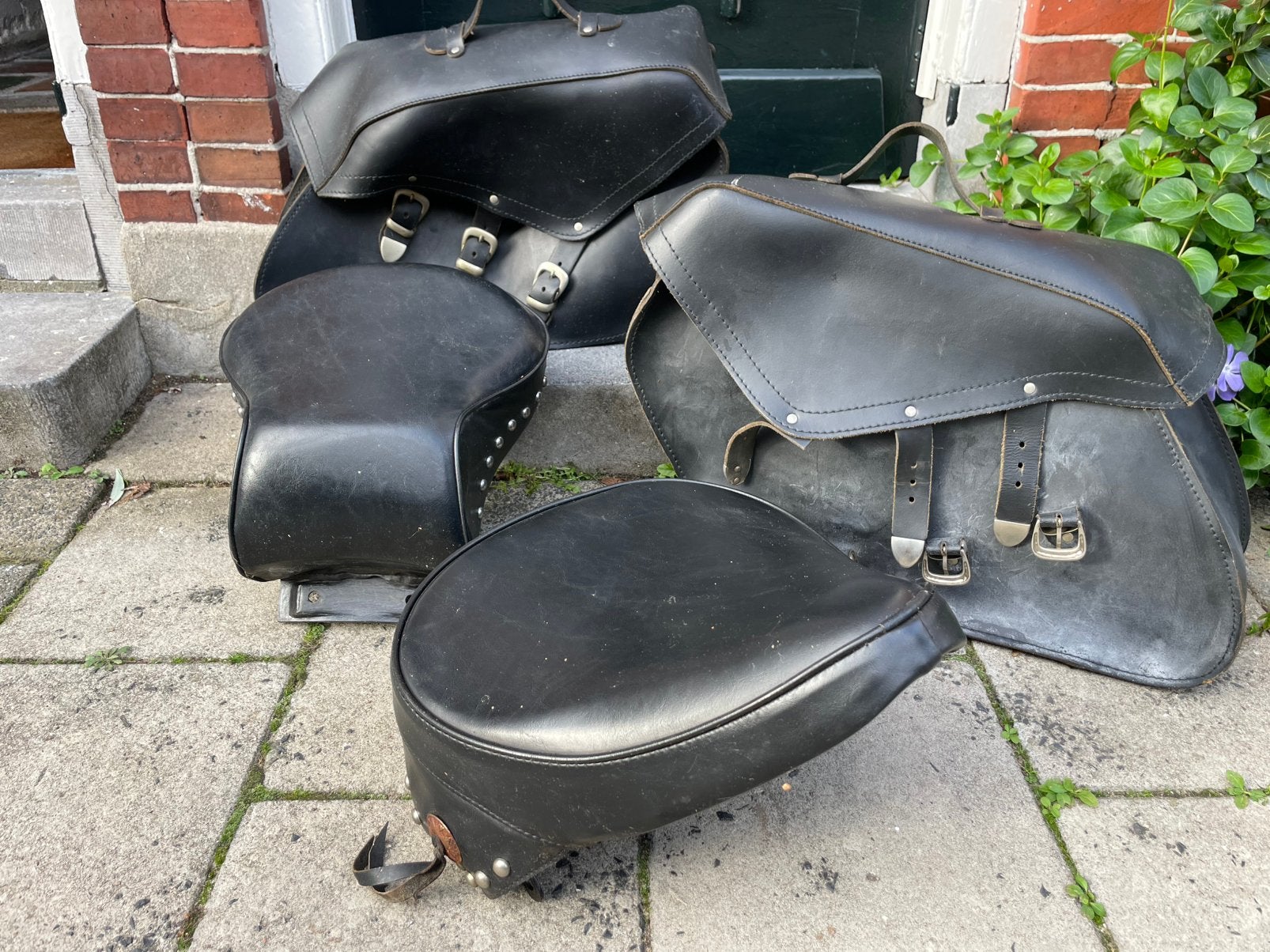 Zadels en motortassen van leer voor chopper/Harley Davidson, Motoren, Ophalen of Verzenden, Gebruikt
