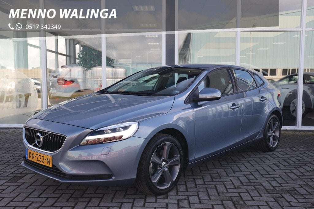 Volvo V40 2.0 T3 Momentum|Navi|Cruise|Trekhaak|, Voorwielaandrijving, Gebruikt, Euro 6, 4 cilinders