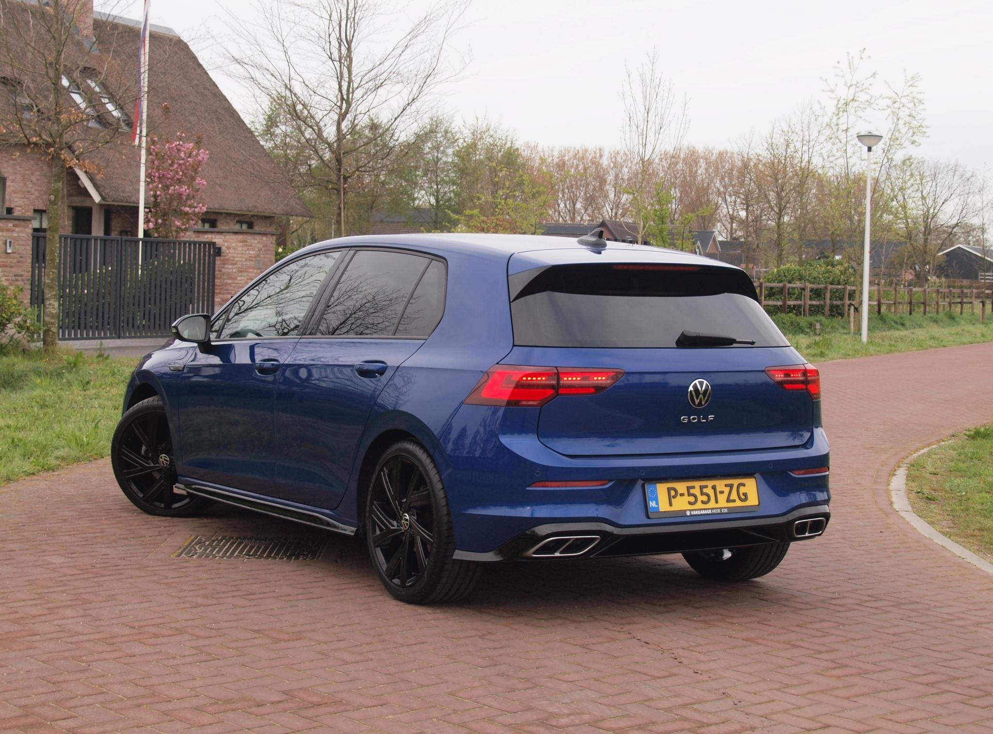 Volkswagen Golf 1.5 eTSI R-Line | Camera | Sfeerverlichting, Auto's, Stof, 4 cilinders, Blauw, Golf