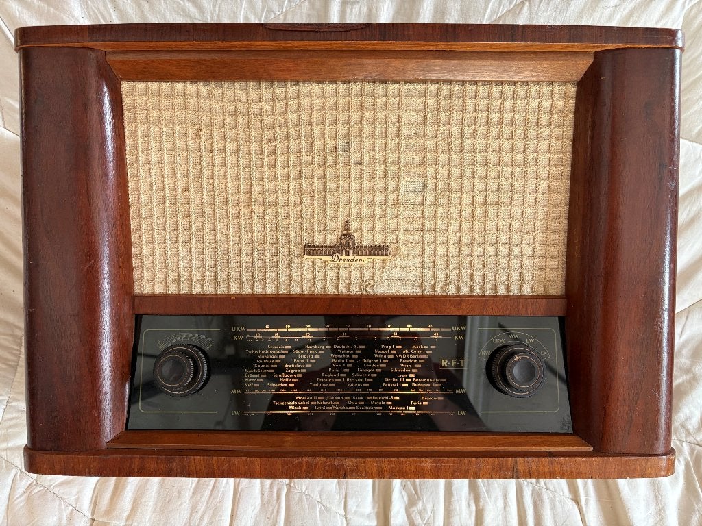 Antieke VEB Funkwerk radio, omgebouwd naar Bluetooth., Ophalen of Verzenden