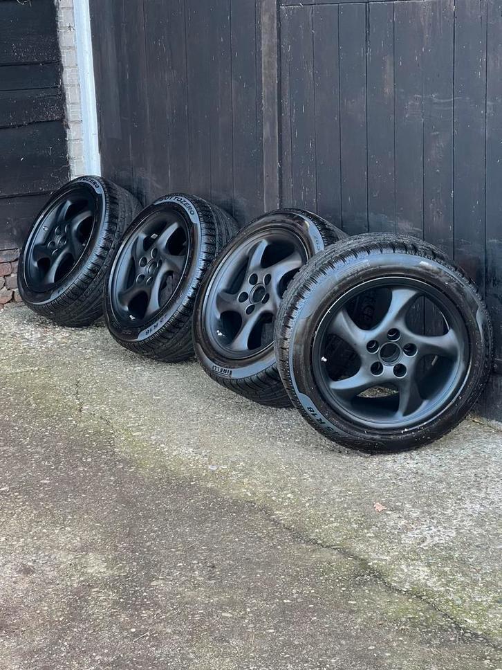 Porsche 911 Carrera winter wielen 18? breedset pirelli tpms, Niet ingevuld, 18 inch, Gebruikt, 265 mm