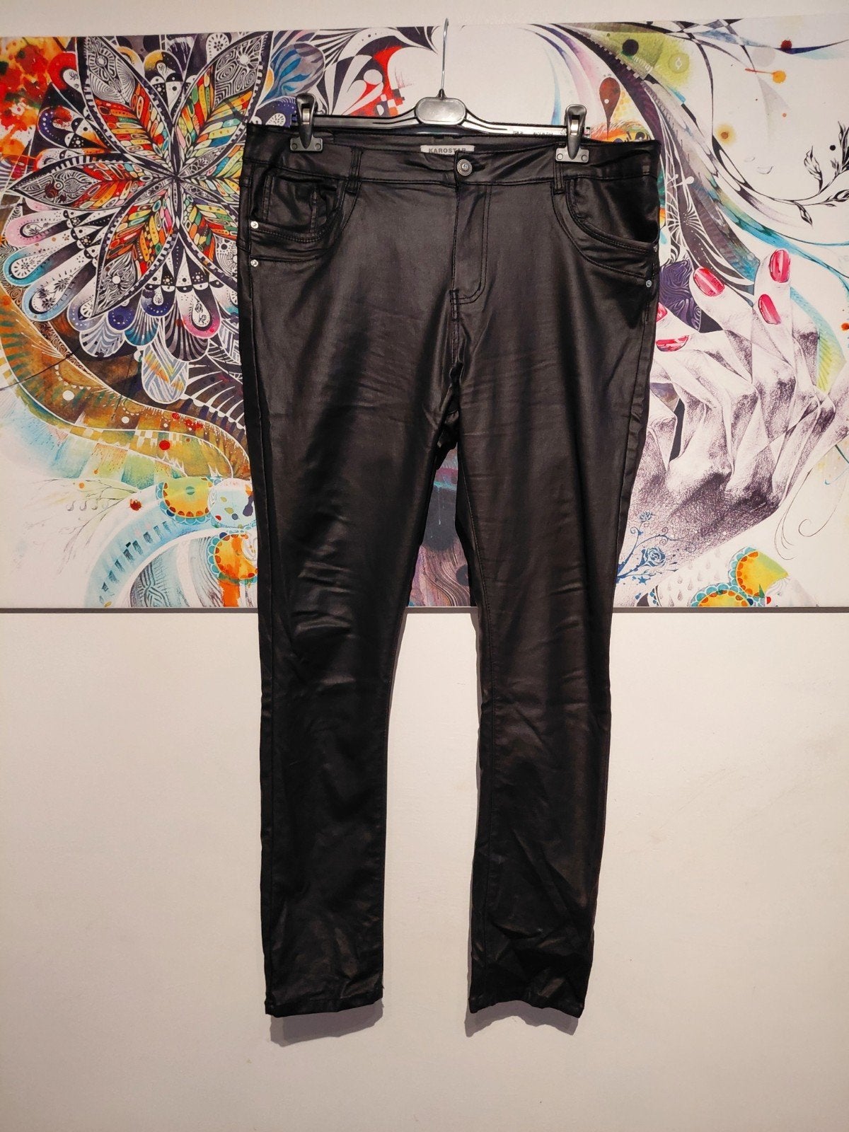 Mooie Karostar lederlook broek - Maat 48, Zwart, Maat 46/48 (XL) of groter, Ophalen of Verzenden, Zo goed als nieuw