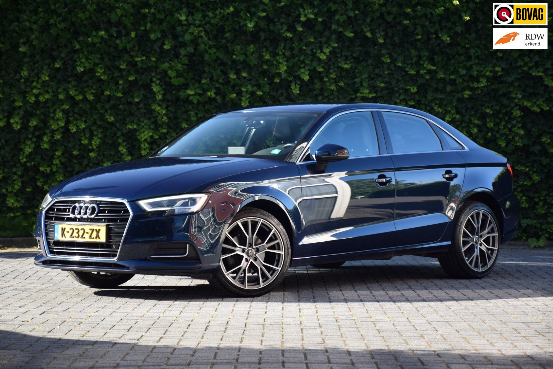 Audi A3 Limousine 1.0 TFSI Sport/Digidash/Carplay/Touch MMI/, Gebruikt, Blauw, Bedrijf, 1180 kg