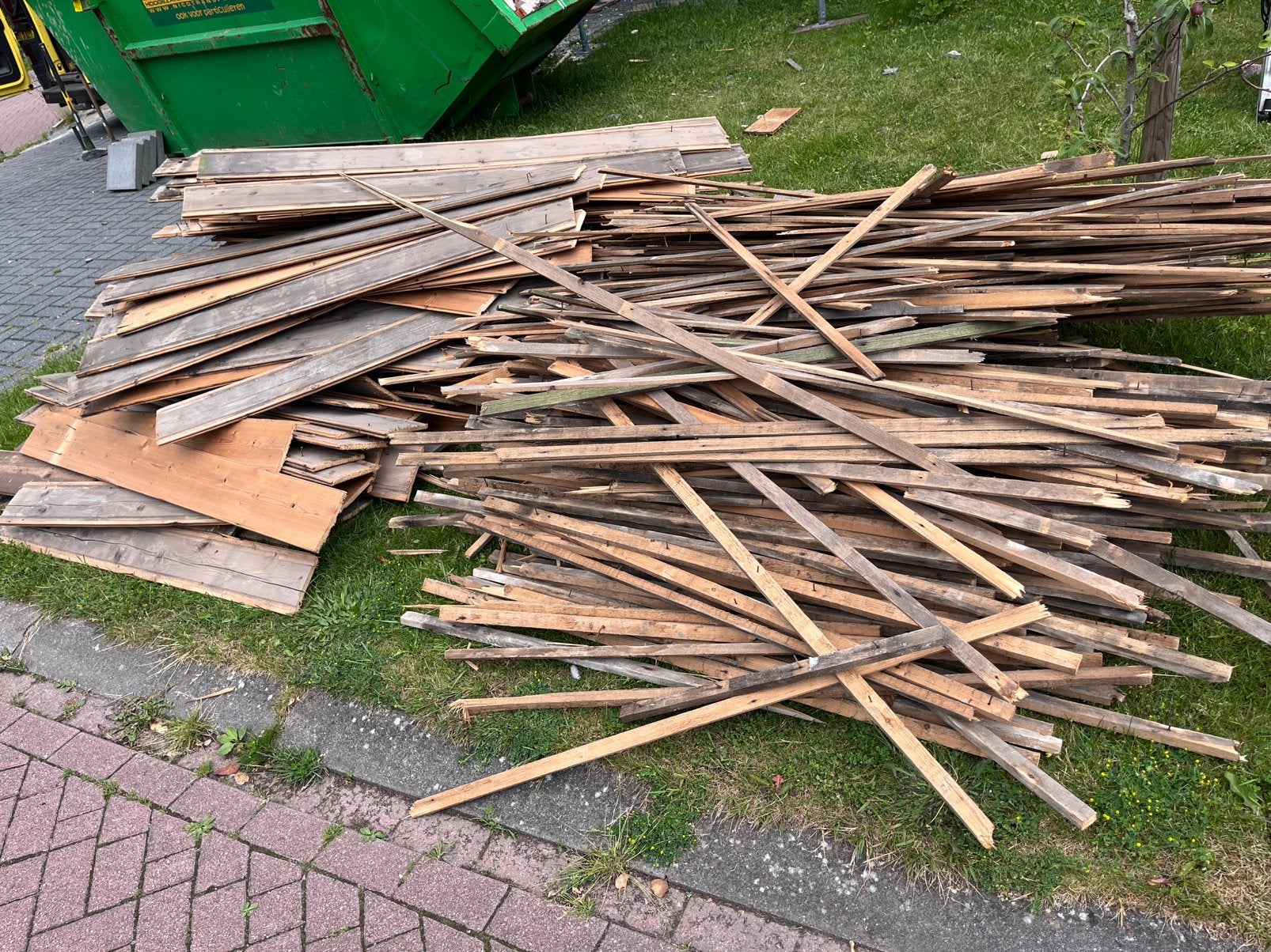 Gratis schoon afvalhout (met spijkers), Minder dan 3 m³, Ophalen of Verzenden