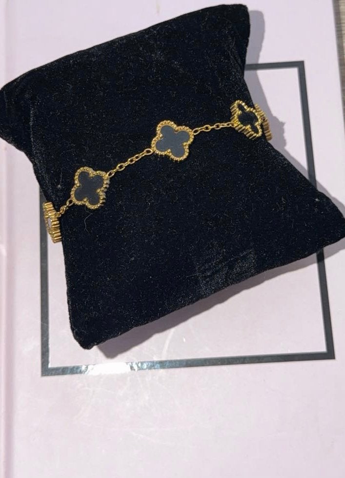 Klaverr armbandje, Ophalen of Verzenden, Zo goed als nieuw, Roze, Goud