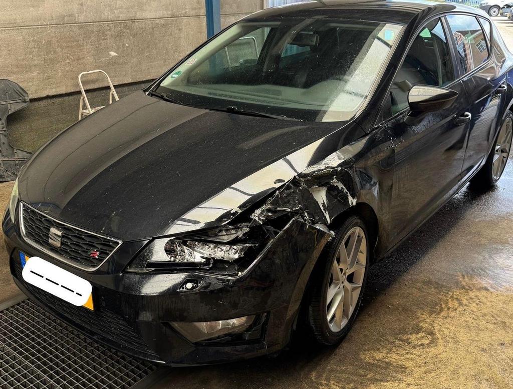 SCHADEAUTO SEAT LEON | FR | LED |, Ophalen, Zwart, Benzine