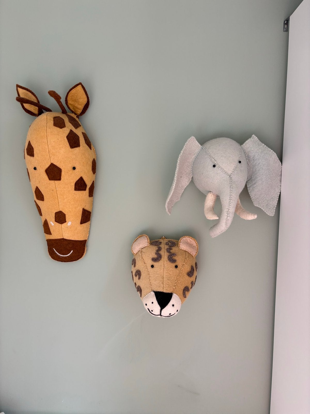 Kids Depot vilten dierenkoppen: Giraffe, Olifant, Cheeta, Overige merken, Ophalen of Verzenden, Zo goed als nieuw, Wanddecoratie
