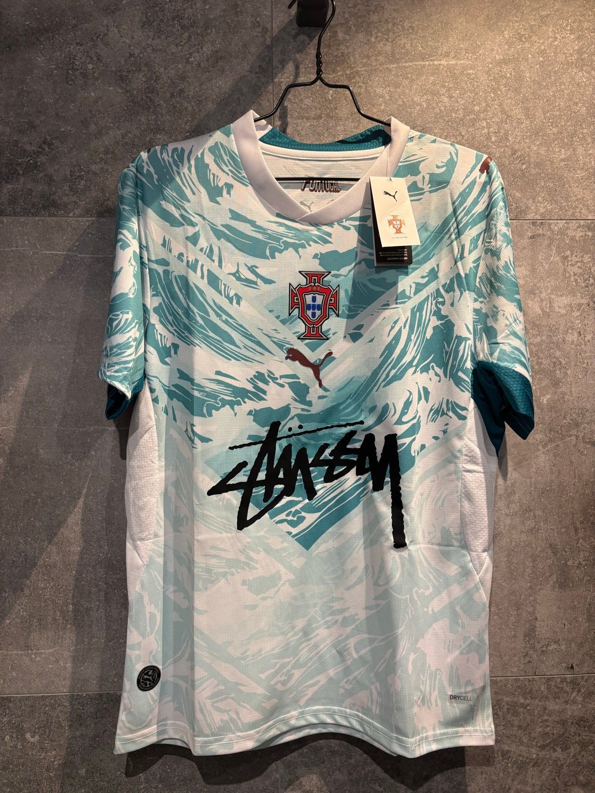 Puma Portugal uitshirt WK 2026 maat L - nieuw, Verzenden, Nieuw, Maat 52/54 (L), Meerkleurig