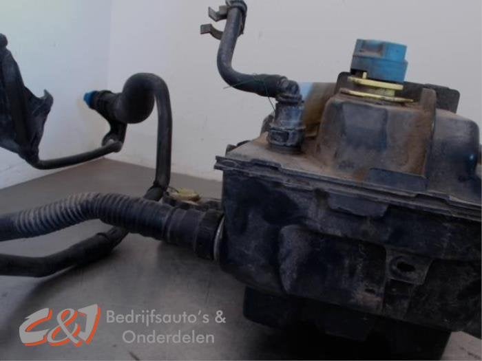Adblue tank van een Peugeot Partner, Gebruikt, -, -, Ophalen of Verzenden